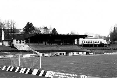 Pfullendorf: Waldstadion: Haupttribüne